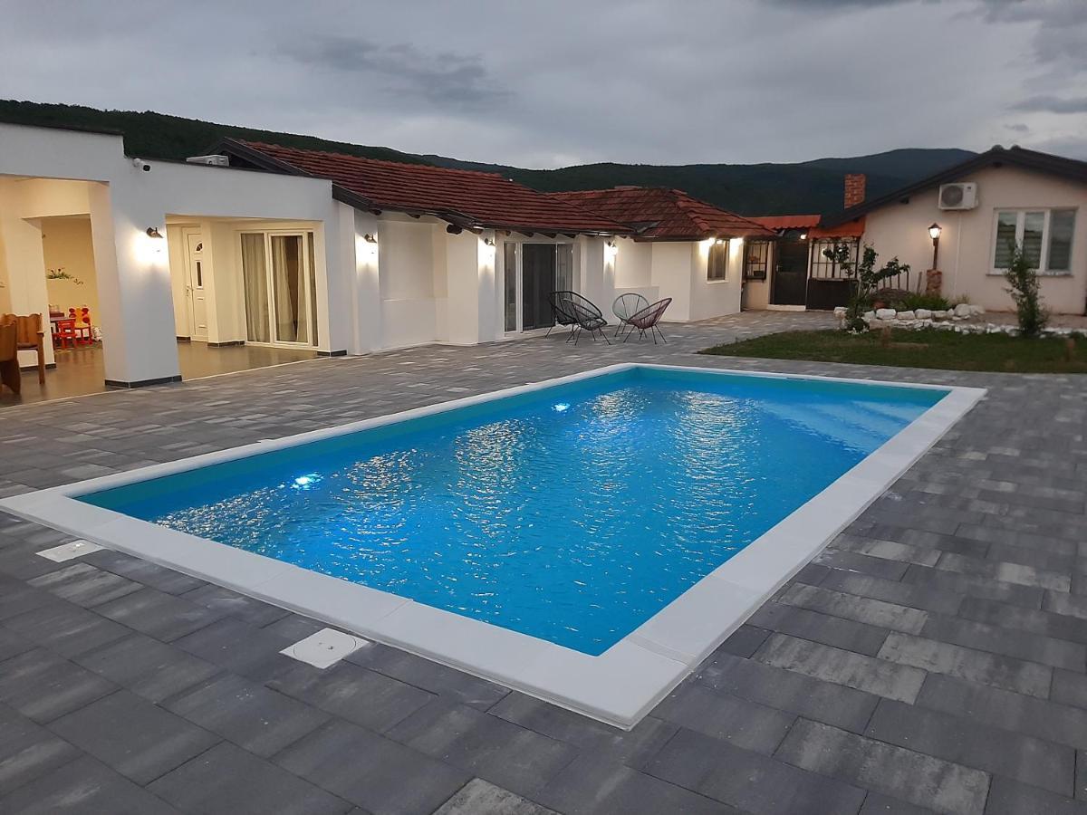 Family Estate Hadzalova Avlija Villa Bihać Eksteriør billede