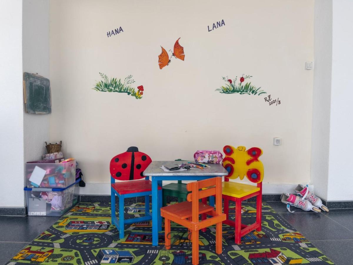 Family Estate Hadzalova Avlija Villa Bihać Eksteriør billede