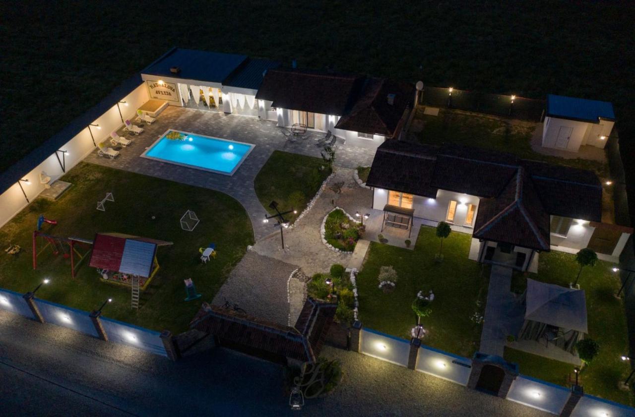 Family Estate Hadzalova Avlija Villa Bihać Eksteriør billede