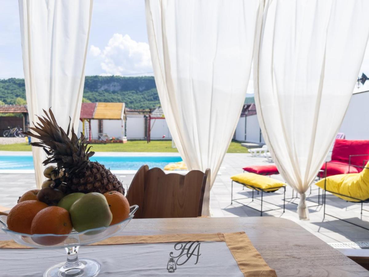Family Estate Hadzalova Avlija Villa Bihać Eksteriør billede
