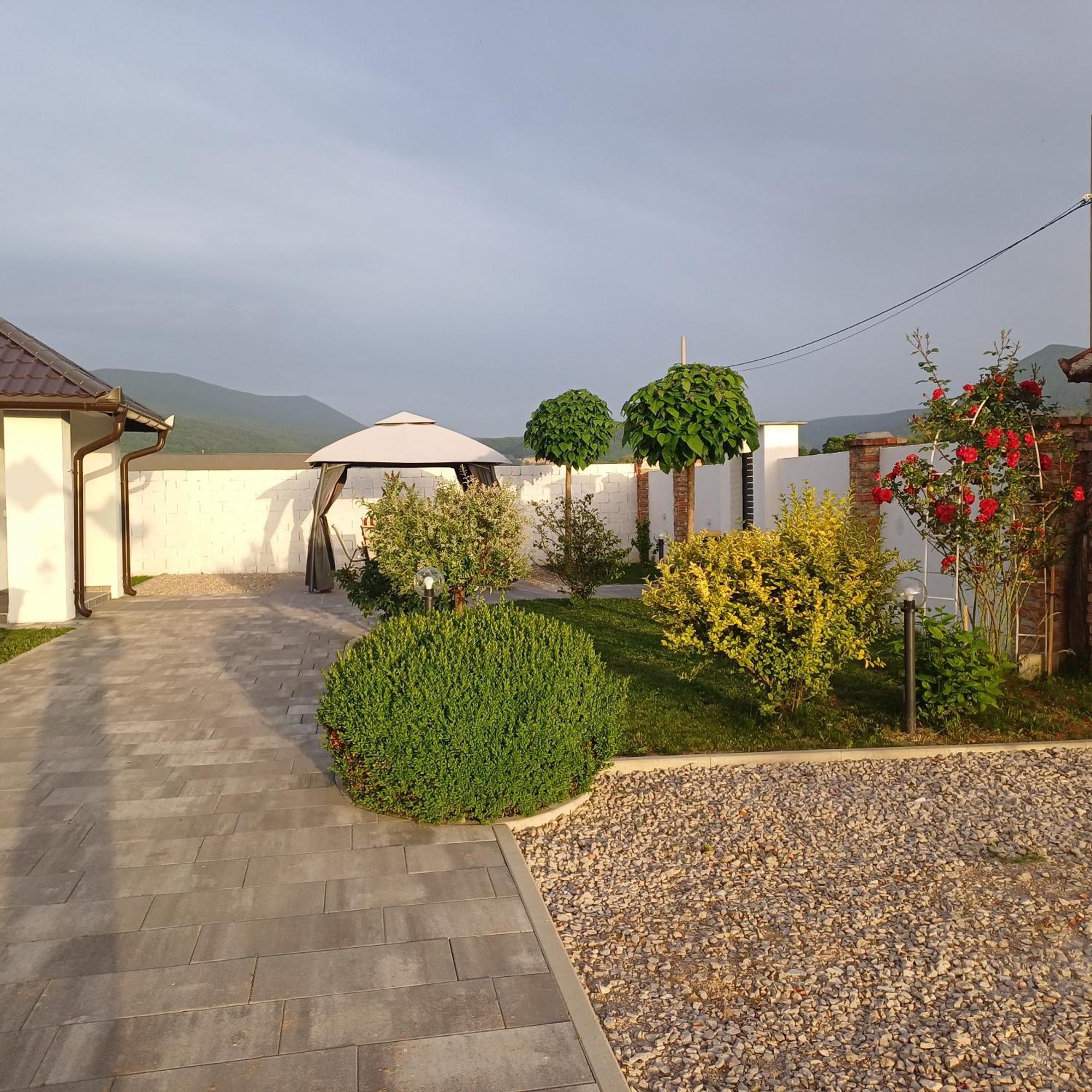 Family Estate Hadzalova Avlija Villa Bihać Eksteriør billede