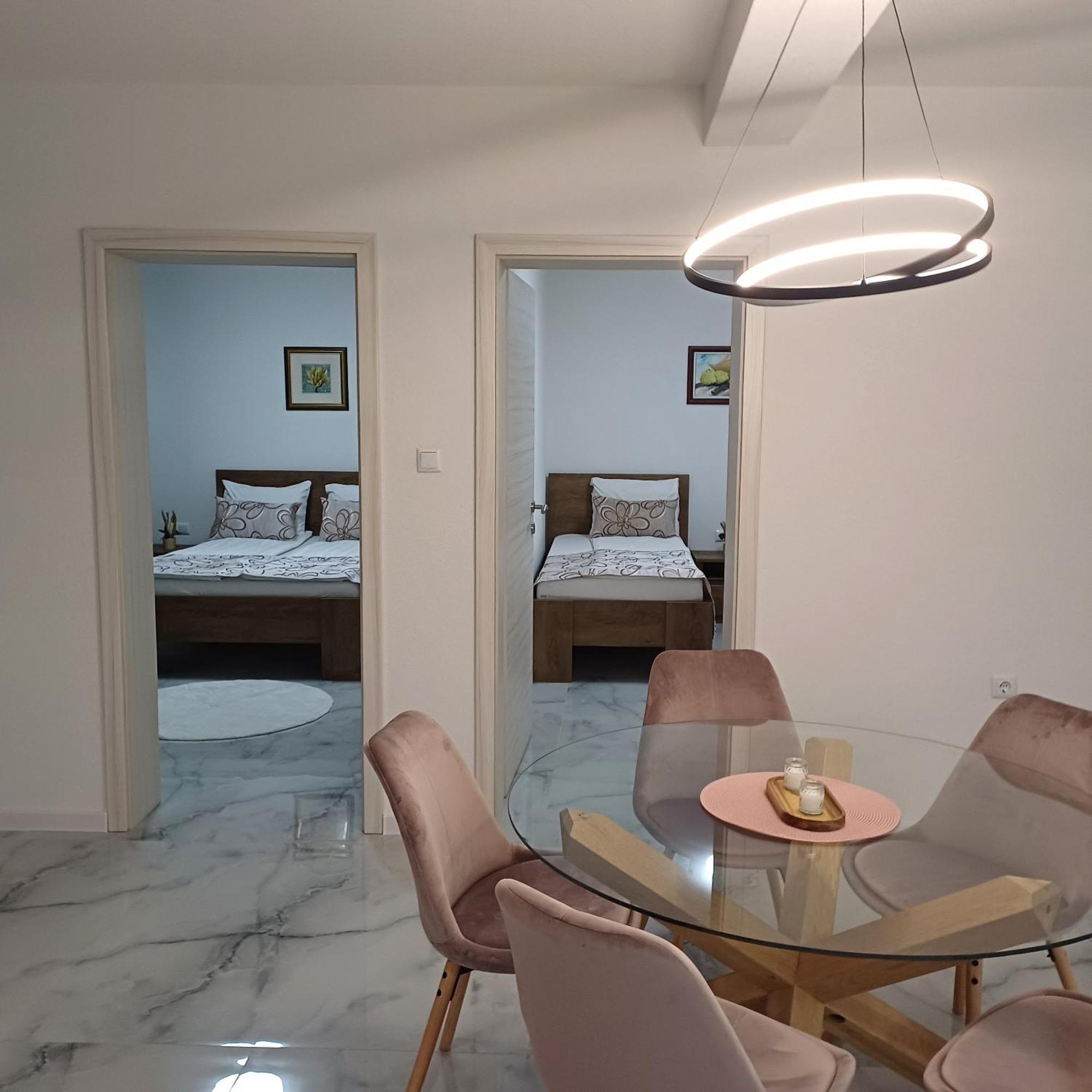 Family Estate Hadzalova Avlija Villa Bihać Eksteriør billede