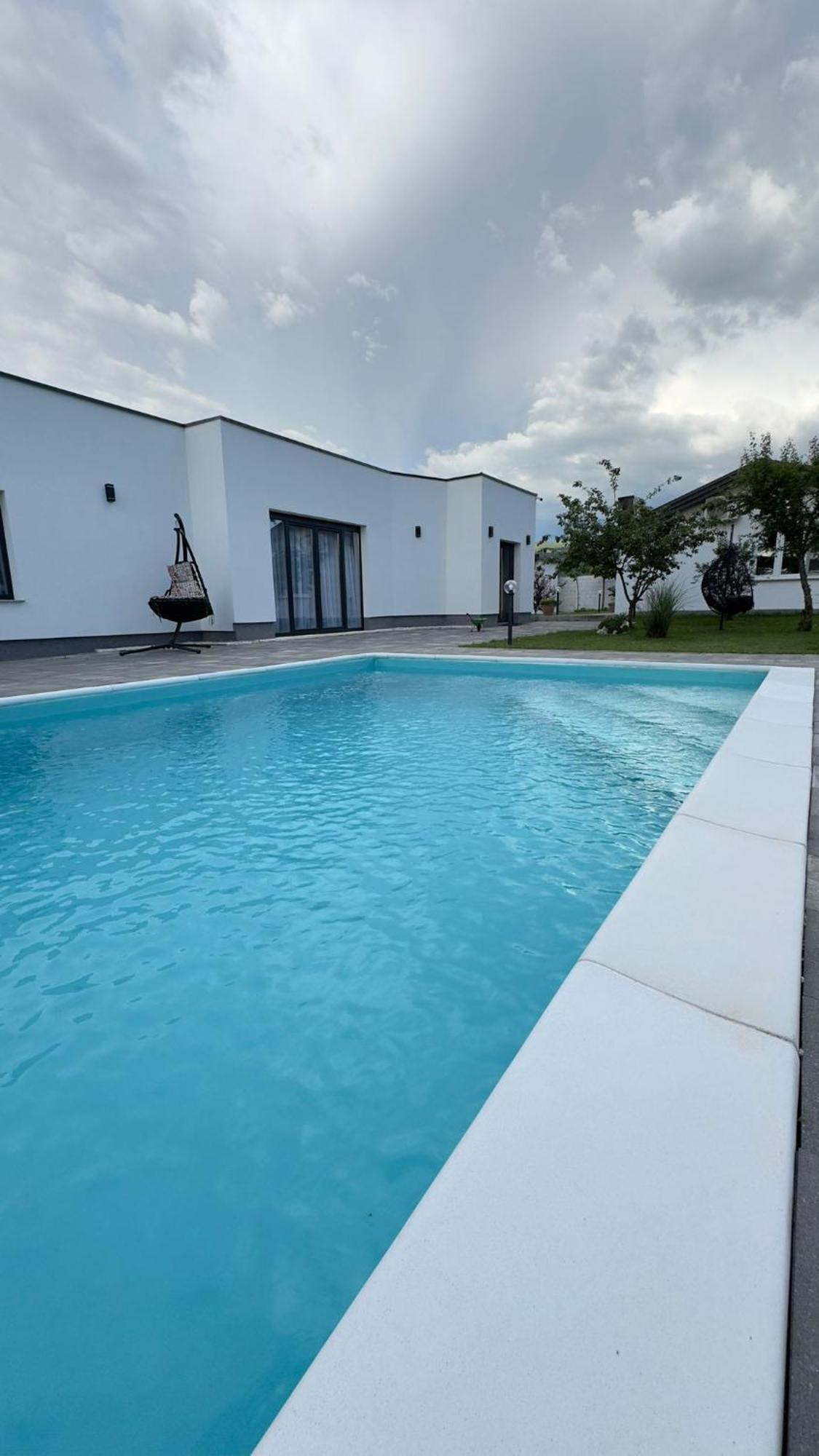 Family Estate Hadzalova Avlija Villa Bihać Eksteriør billede
